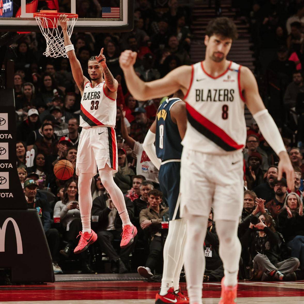 包含今晚突围战来临，波特兰开拓者围绕英超队长鼓劲，媒体盛赞，年轻球员得到机会的词条